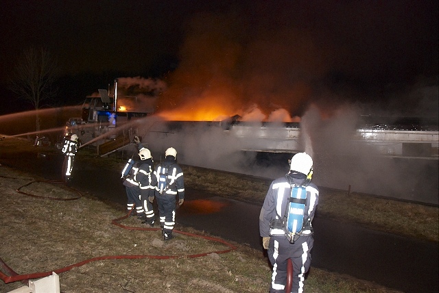 2010/60/20100315 025 Scheepsbrand Nieuwemeerdijk.jpg